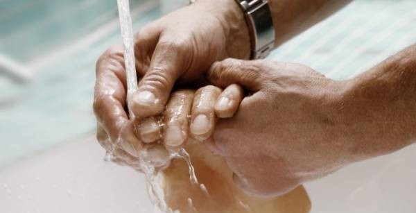 پروتز دست سیلیکونی 1 ساخت انواع دست سیلیکونی با پرداخت اقساطی و با مشاوره رایگان